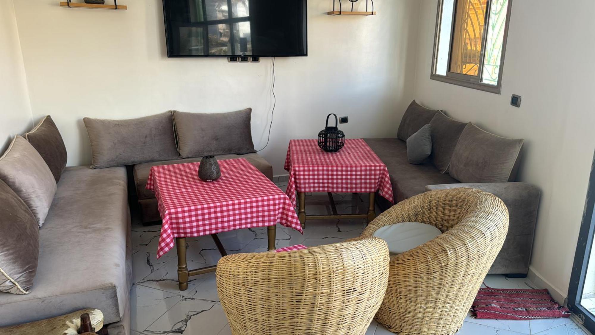 Soraya Guest House Surf Camp & Restaurant イムスワン エクステリア 写真